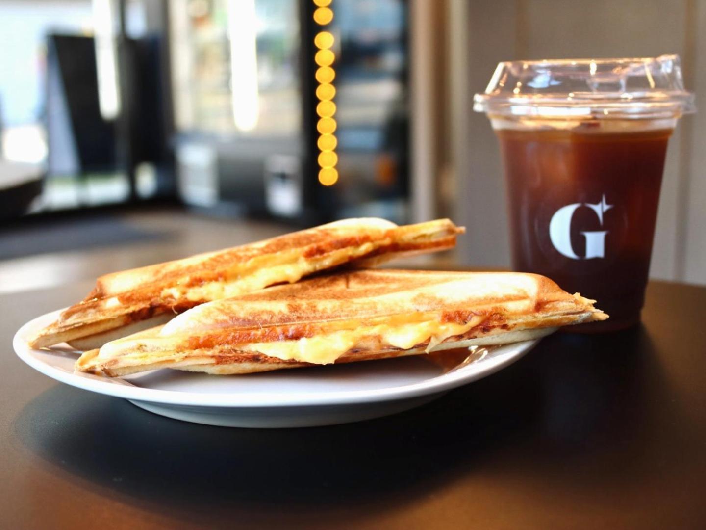 Gems Yufuin Hotel And Spa Cafe Bar Екстериор снимка