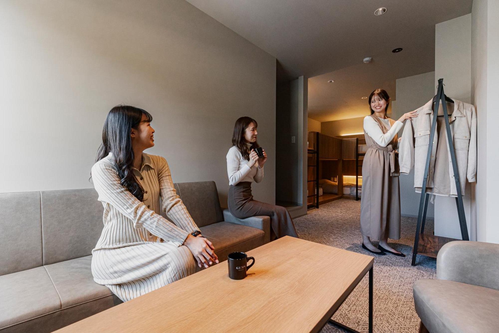 Gems Yufuin Hotel And Spa Cafe Bar Стая снимка